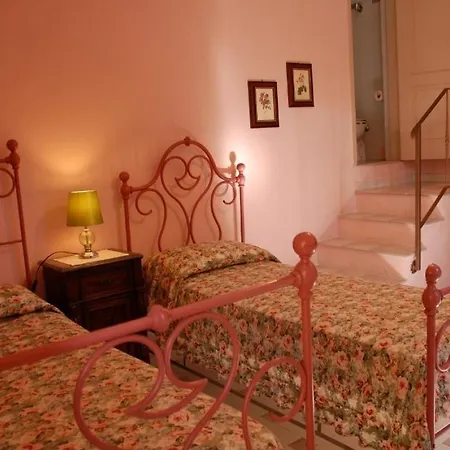 Villa Sleeps 24 With Pool And Wifi