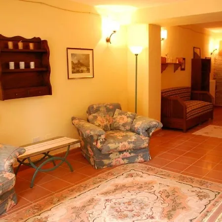 Sleeps 24 With Pool And Wifi